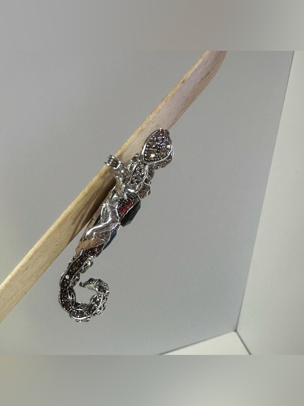 NWOT Scorpion Rhinestone Brooch - Picture 8 of 9
